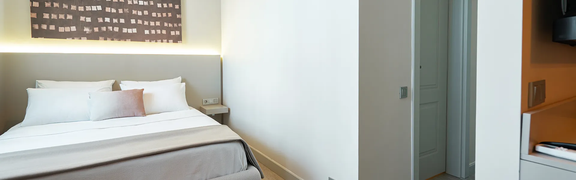 Junior Suit Oda Şehir Manzaralı Banner